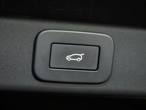 Used 2023 Land Rover Range Rover Sport SE Dynamic image 31