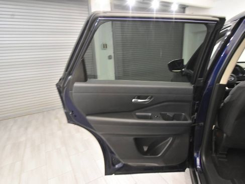Used 2022 Nissan Pathfinder SV w/ SV Black Package FWD image 19