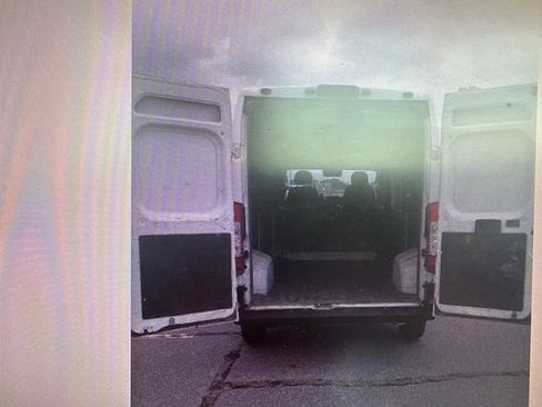 Used 2025 RAM ProMaster 2500 w/ Convenience Group FWD image 5