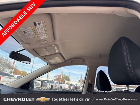 Used 2017 Nissan Rogue SV image 21
