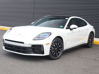 New 2025 Porsche Panamera 4