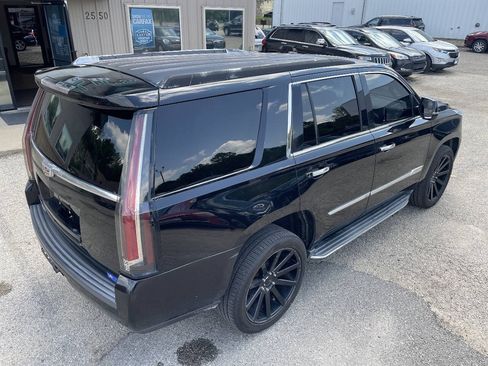 Used 2015 Cadillac Escalade Luxury AWD/4WD image 9