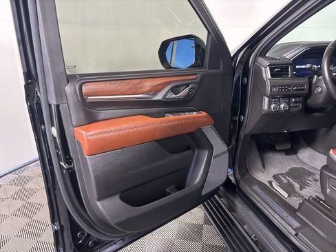 Used 2023 GMC Yukon Denali Ultimate image 10