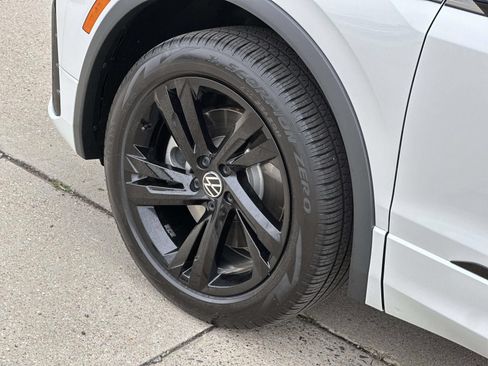Certified 2024 Volkswagen Tiguan SE R-Line AWD/4WD image 7