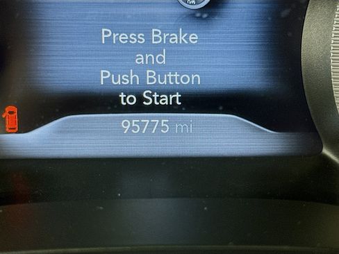 Used 2019 Jeep Cherokee Trailhawk w/ Comfort/Convenience Group AWD/4WD image 19