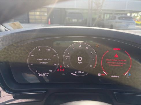 Certified 2024 Porsche Cayenne AWD/4WD image 1
