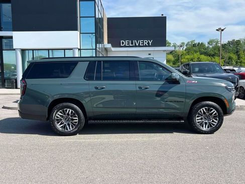 Used 2025 Chevrolet Suburban Z71 w/ Z71 Off-Road Package AWD/4WD image 29