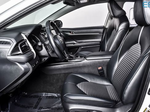 Used 2020 Toyota Camry SE image 16