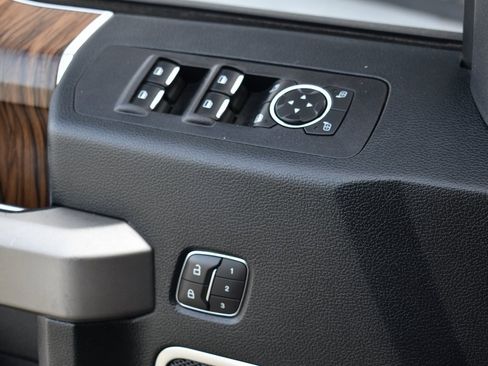 Used 2020 Ford F150 Lariat image 11