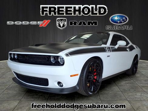 Certified 2022 Dodge Challenger R/T Scat Pack w/ T/A Package RWD image 1