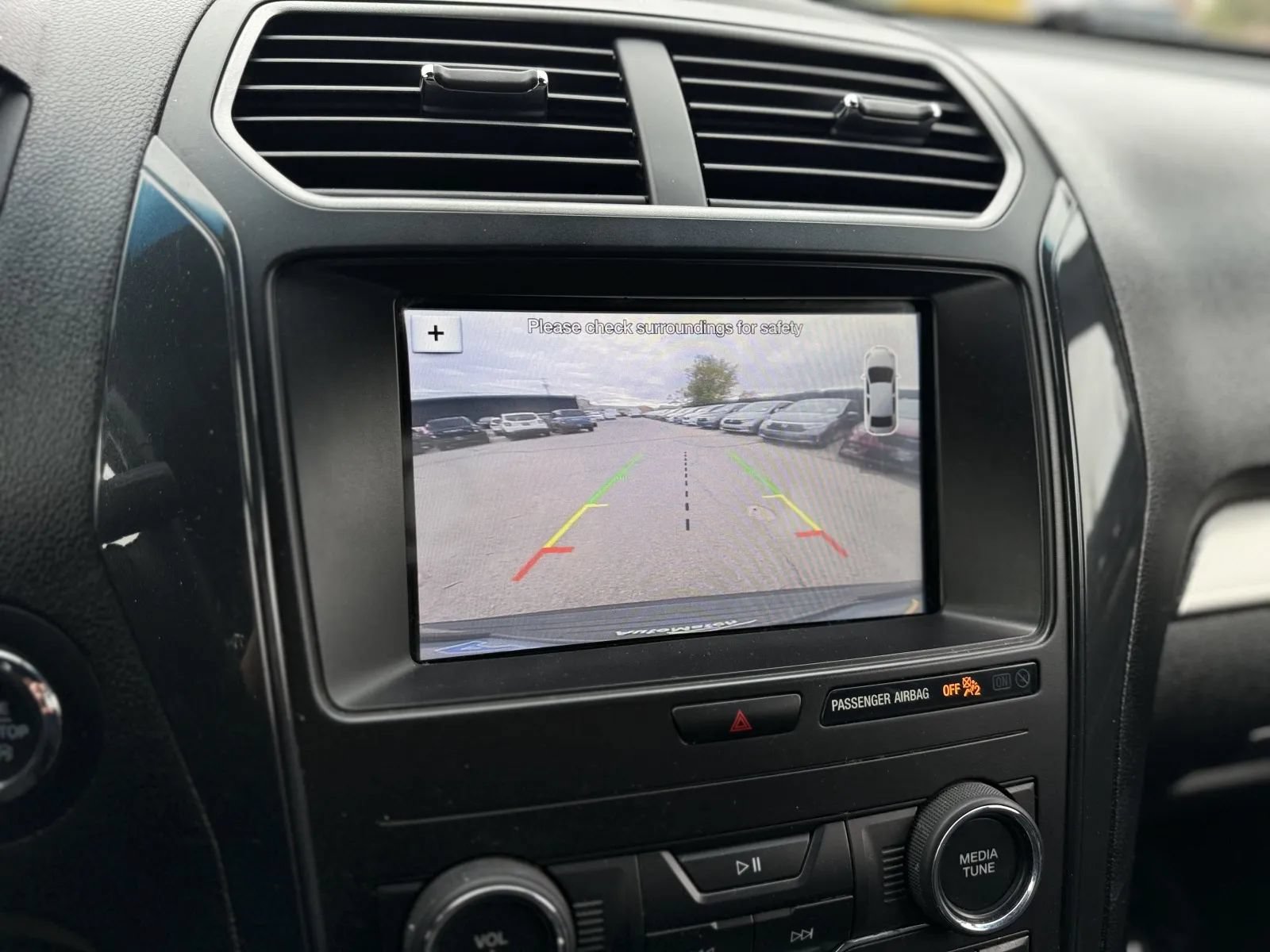 Used 2019 Ford Explorer XLT w/ Equipment Group 201A FWD image 32