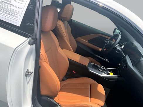 Used 2025 BMW 230i Coupe w/ Convenience Package RWD image 9
