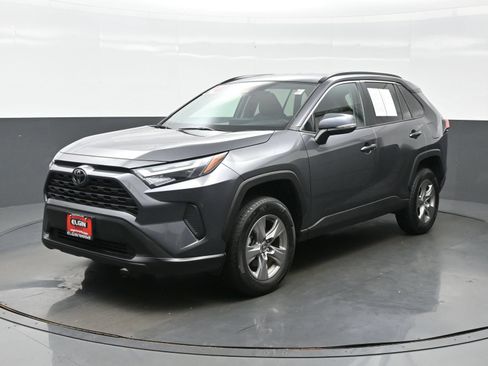 Used 2024 Toyota RAV4 XLE FWD image 2