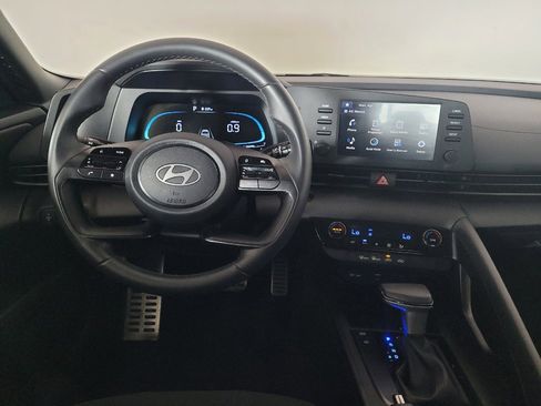 Used 2025 Hyundai Elantra Sport FWD image 22