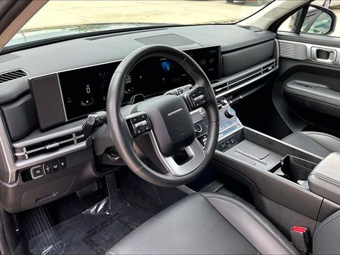 Used 2025 Hyundai Santa Fe SEL FWD image 16