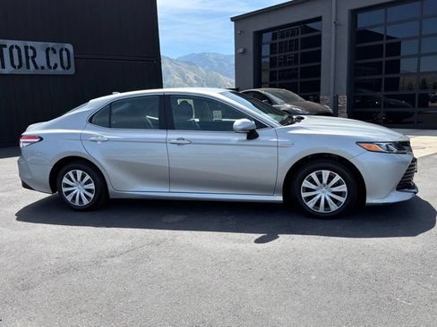 Used 2020 Toyota Camry LE w/ Fleet Convenience Package FWD image 5