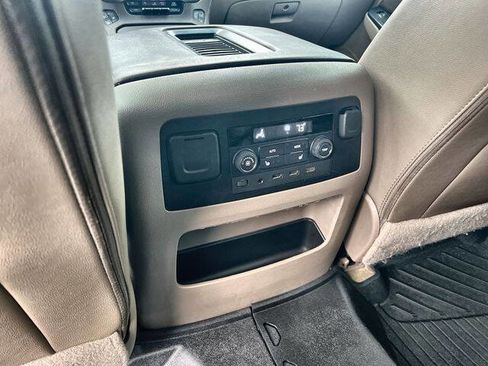 Used 2017 Chevrolet Suburban Premier image 20