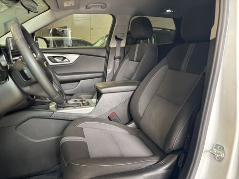 Used 2025 Chevrolet Blazer LT FWD image 37