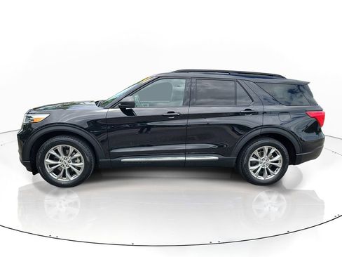 Certified 2023 Ford Explorer XLT w/ Equipment Group 202A RWD image 2