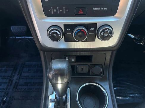 Used 2016 GMC Acadia SLE image 15
