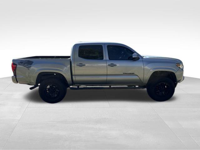 Used 2020 Toyota Tacoma SR AWD/4WD image 2