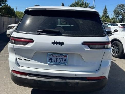 Used 2023 Jeep Grand Cherokee L Laredo AWD/4WD image 4