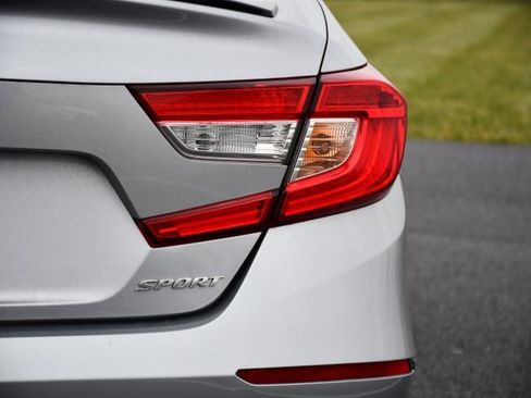 Used 2022 Honda Accord Sport image 9