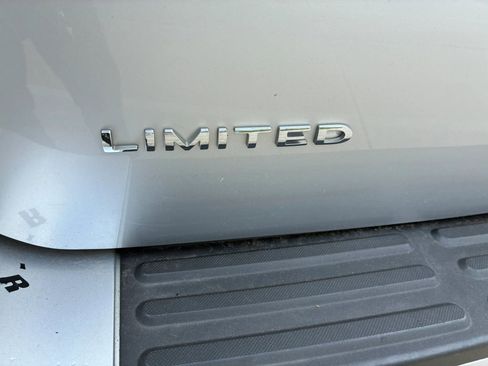Used 2016 Ford Expedition Limited w/ Equipment Group 301A AWD/4WD image 28