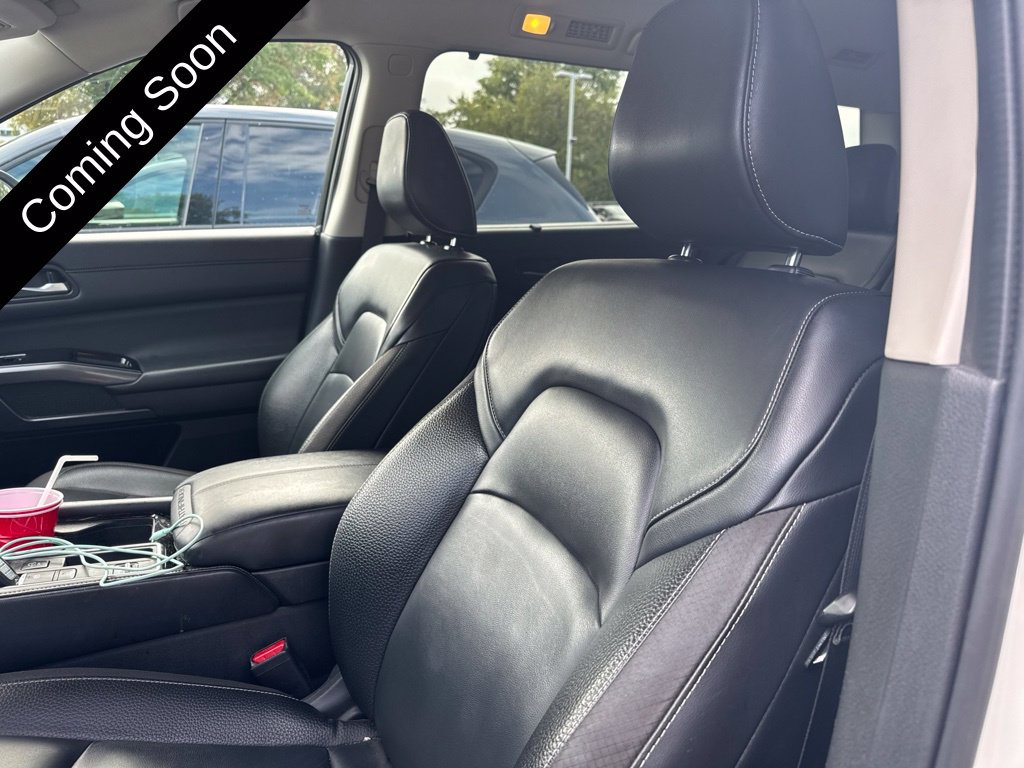 Used 2022 Nissan Pathfinder SL w/ SL Black Package FWD image 10