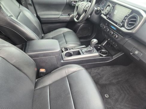 Used 2021 Toyota Tacoma TRD Off-Road AWD/4WD image 20