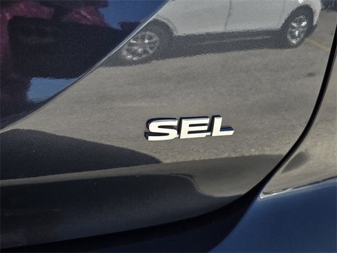 Used 2025 Mitsubishi Outlander SEL image 14