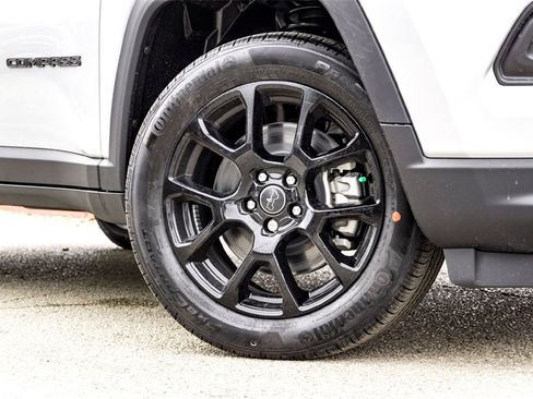 New 2026 Jeep Compass Latitude image 2