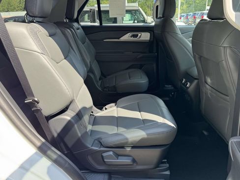 New 2026 Ford Explorer Active w/ Active Comfort Package AWD/4WD image 14