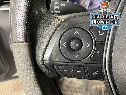 Used 2018 Toyota Camry LE image 18