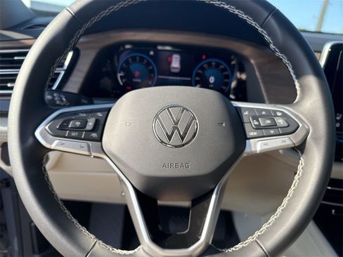 New 2026 Volkswagen Atlas SE image 16
