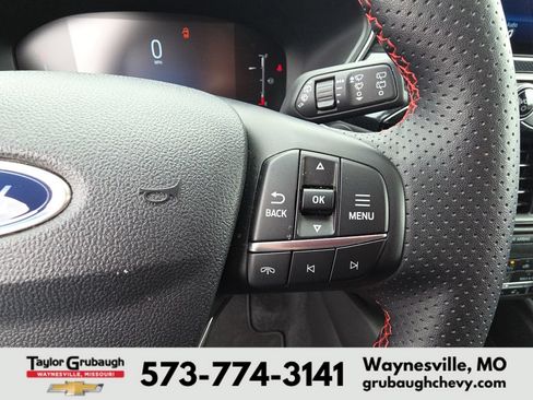 Used 2025 Ford Escape ST-Line Select AWD/4WD image 19