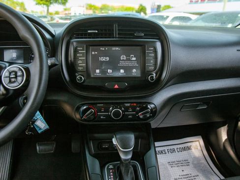 Used 2021 Kia Soul S FWD image 15