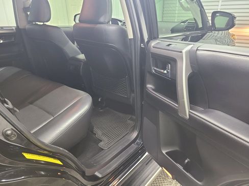Used 2017 Toyota 4Runner Limited AWD/4WD image 39