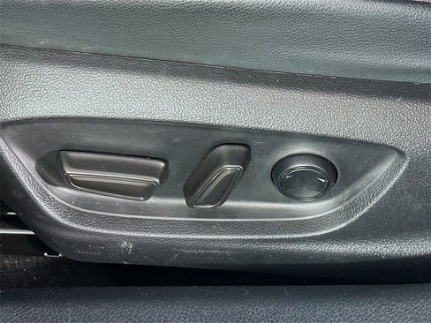 Used 2022 Toyota Camry SE image 22