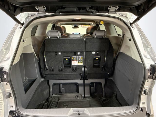 Used 2024 Toyota Sienna Limited AWD/4WD image 28