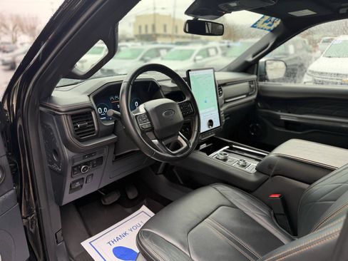 Used 2024 Ford Expedition Max Platinum AWD/4WD image 12
