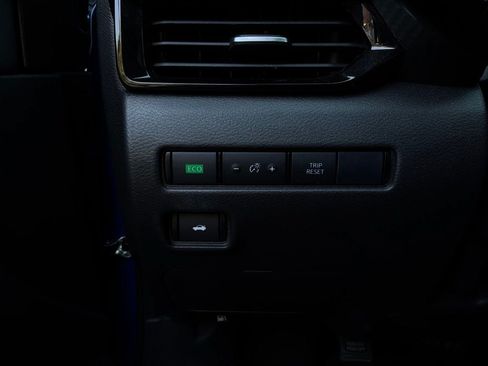 Used 2025 Nissan Sentra SV FWD image 23