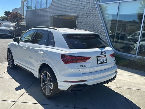 Used 2025 Audi Q3 2.0T Premium w/ Convenience Package image 8