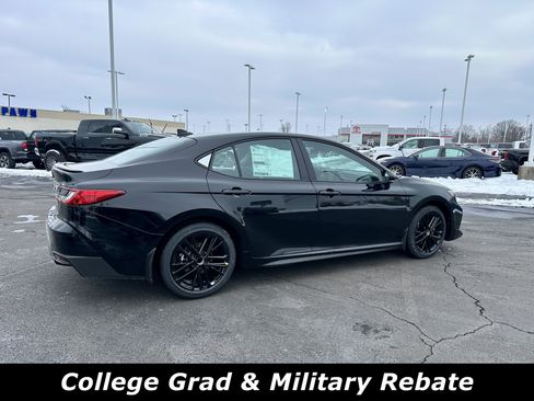 New 2026 Toyota Camry SE image 3