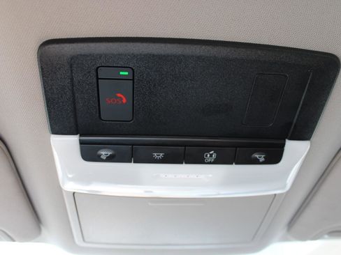 Used 2025 Nissan Altima 2.5 SV image 18