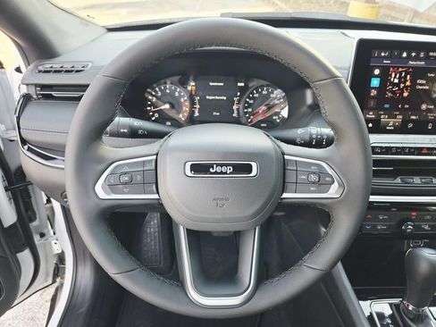 New 2026 Jeep Compass Latitude AWD/4WD image 18