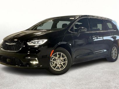 New 2026 Chrysler Pacifica Select