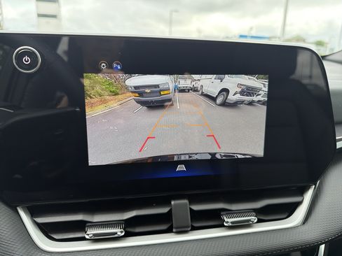 Used 2025 Chevrolet Equinox LT w/ Convenience Package II FWD image 25