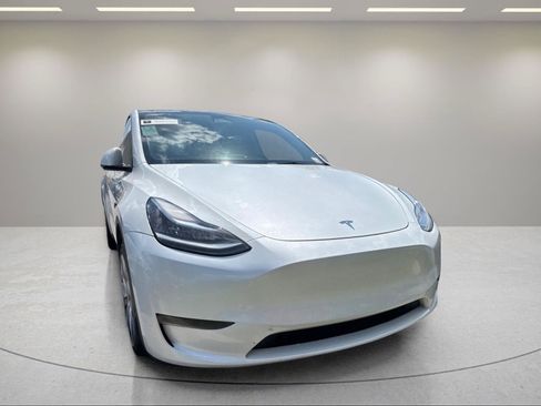 Used 2023 Tesla Model Y Long Range AWD/4WD image 24
