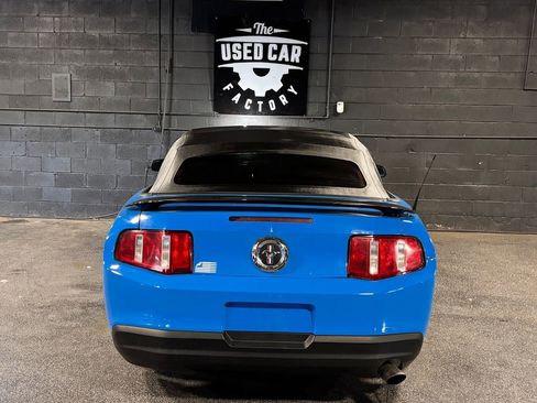 Used 2010 Ford Mustang Convertible RWD image 4